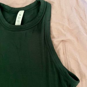 Lulemon green tank top size 6